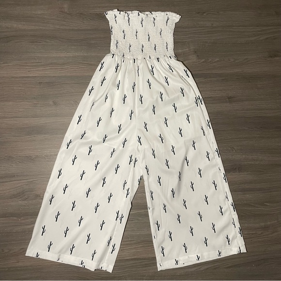 White cactus print jumpsuit - Picture 1 of 2